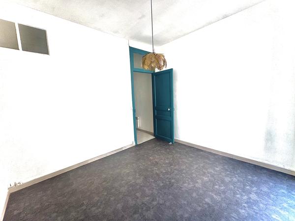 Appartement
         3 pièces
        - 66 m² Bien prestige 445 000 € *