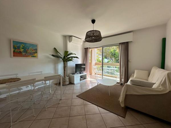 Rare à la vente - Appartement T2 avec garage - Centre-ville LE LAVANDOU