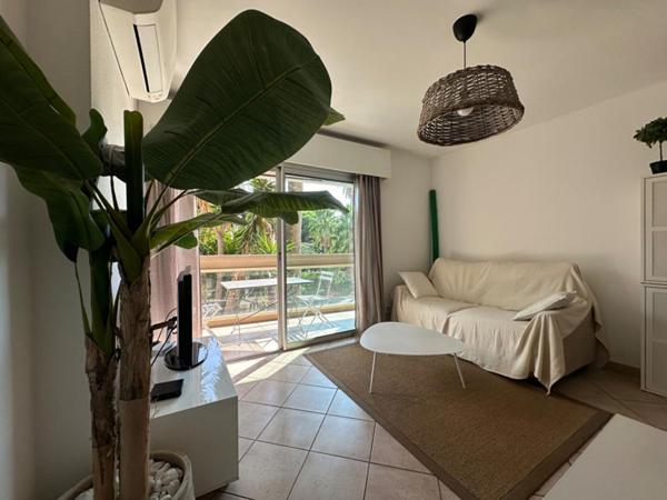 Rare à la vente - Appartement T2 avec garage - Centre-ville LE LAVANDOU