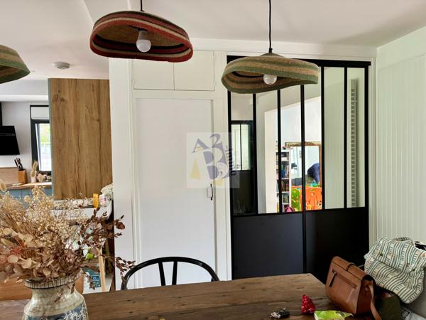 Vente maison L Isle D Espagnac (16340), 120.00m² avec 5 pièce(s) dont 3 chambre(s) sur 2800.00m² de terrain. Agence Allard Brimeaud