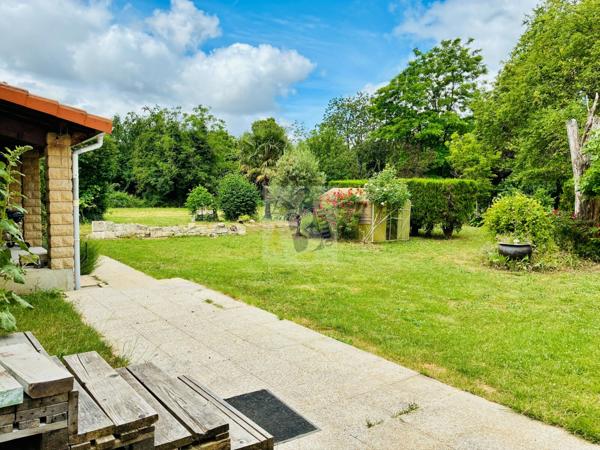 Vente maison L Isle D Espagnac (16340), 120.00m² avec 5 pièce(s) dont 3 chambre(s) sur 2800.00m² de terrain. Agence Allard Brimeaud