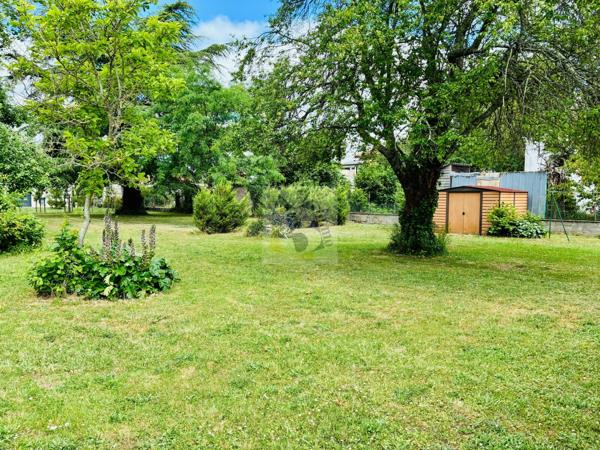 Vente maison L Isle D Espagnac (16340), 120.00m² avec 5 pièce(s) dont 3 chambre(s) sur 2800.00m² de terrain. Agence Allard Brimeaud