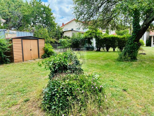 Vente maison L Isle D Espagnac (16340), 120.00m² avec 5 pièce(s) dont 3 chambre(s) sur 2800.00m² de terrain. Agence Allard Brimeaud