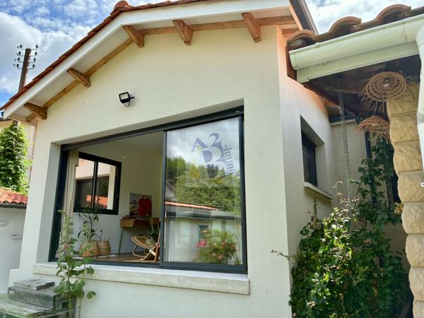 Vente maison L Isle D Espagnac (16340), 120.00m² avec 5 pièce(s) dont 3 chambre(s) sur 2800.00m² de terrain. Agence Allard Brimeaud