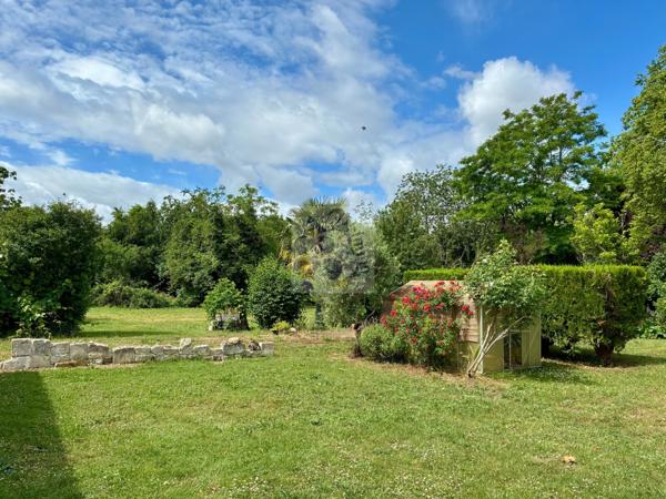 Vente maison L Isle D Espagnac (16340), 120.00m² avec 5 pièce(s) dont 3 chambre(s) sur 2800.00m² de terrain. Agence Allard Brimeaud