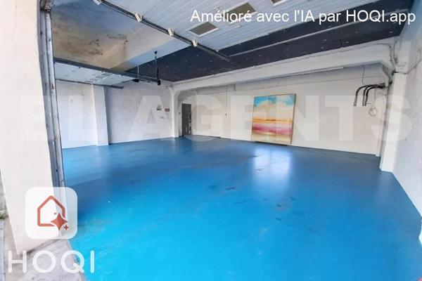 MAISON individuelle 215 m²  - 328 m² surface utile - Parcelle 850 m² - Parking 200 m² - Garage 80 m²