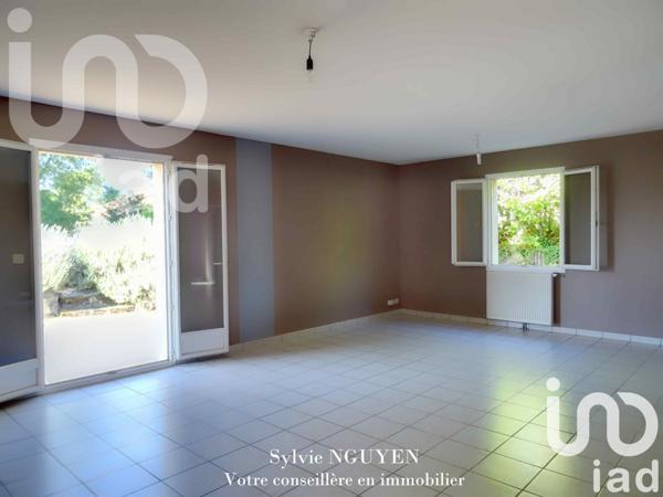 House for sale 5 rooms 110 m² Gond-Pontouvre