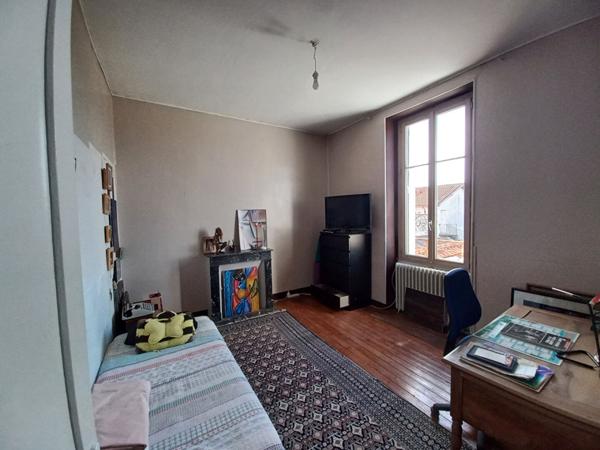 Maison  10 pièce(s)  4 chambre(s)  300 m²