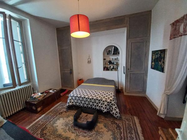 Maison  10 pièce(s)  4 chambre(s)  300 m²