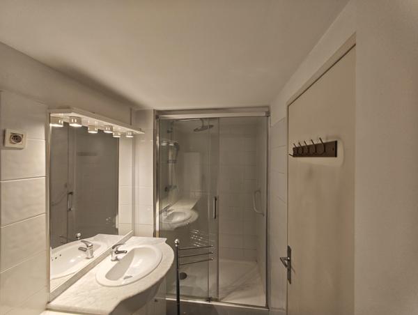 Appartement 2 pièces 46m2 - St Genès Bordeaux