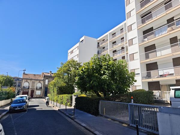 Appartement 2 pièces 46m2 - St Genès Bordeaux