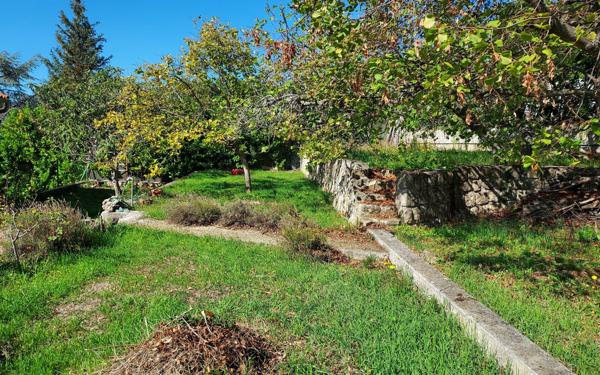 Maison à vendre    5 pièces • 131,77 m2 Berre-les-Alpes