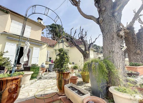 Maison à vendre    4 pièces •  Villeneuve-lès-Avignon