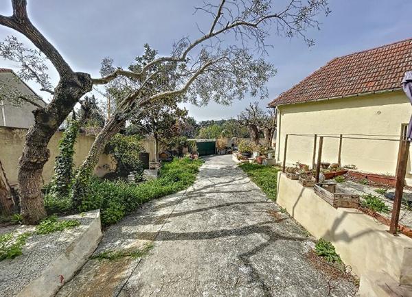 Maison à vendre    4 pièces •  Villeneuve-lès-Avignon