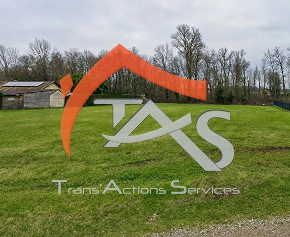Vente                                                      Terrain
                        
                                         3855 m2                     à Saint-Maurice-de-Gourdans