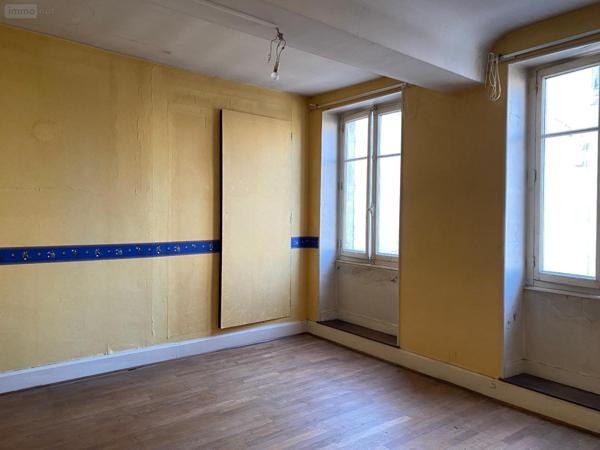 Maison de ville à vendre à Digoin en Saône-et-Loire (71160), ref : M-E-PE   
CENTRE VILLE