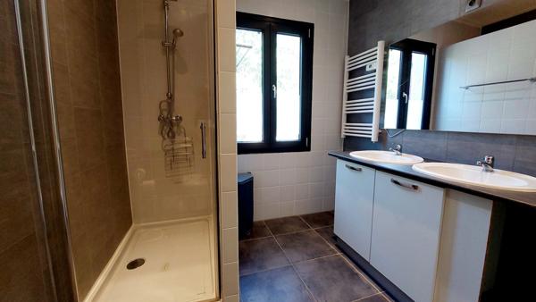 Propriété de caractère de 444 m² avec piscine et 9 012 m² de terrain à Payrac, rendement locatif avec divers possibilités d'acceuil