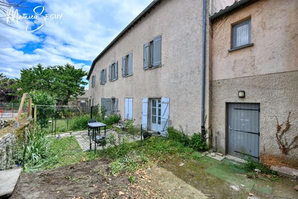 Appartement en triplex avec jardinet pour profiter pleinement des beaux jours *** Disponible en décembre 2026 ***