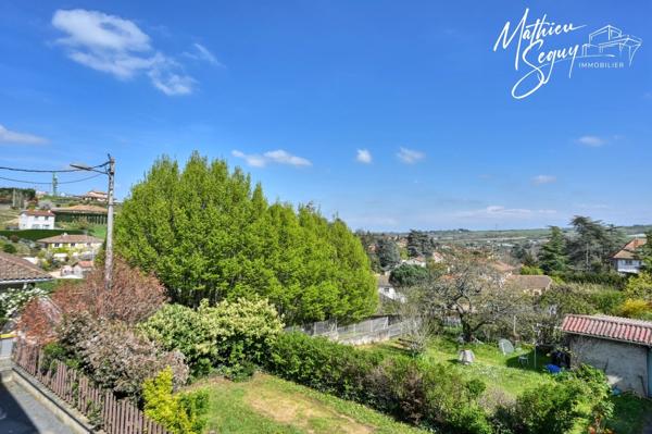 Appartement en triplex avec jardinet pour profiter pleinement des beaux jours *** Disponible en décembre 2026 ***