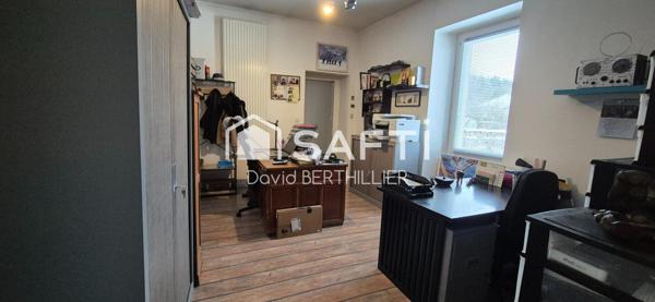 Nurieux-Volognat –RARE- Ancienne ferme en pierre rénovée avec deux logements et vastes dépendances