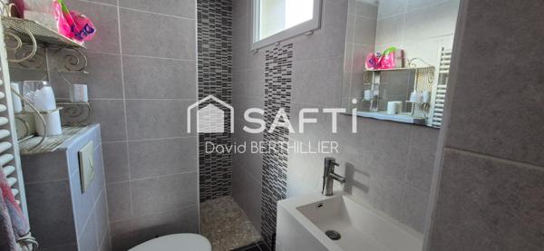 Nurieux-Volognat –RARE- Ancienne ferme en pierre rénovée avec deux logements et vastes dépendances