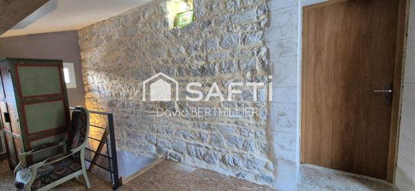 Nurieux-Volognat –RARE- Ancienne ferme en pierre rénovée avec deux logements et vastes dépendances