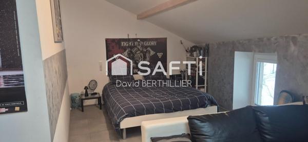 Nurieux-Volognat –RARE- Ancienne ferme en pierre rénovée avec deux logements et vastes dépendances