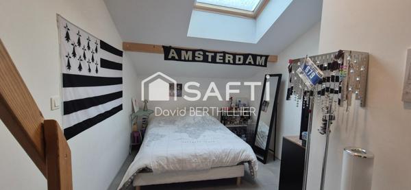 Nurieux-Volognat –RARE- Ancienne ferme en pierre rénovée avec deux logements et vastes dépendances