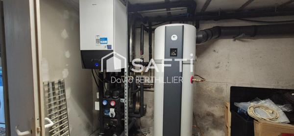 Nurieux-Volognat –RARE- Ancienne ferme en pierre rénovée avec deux logements et vastes dépendances