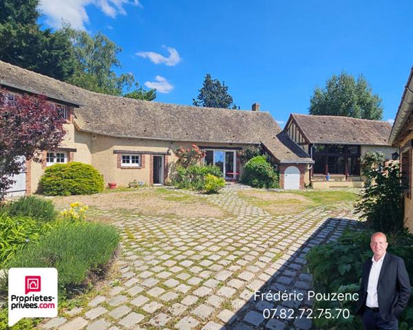 Houdan 12 mn / Magnifique longère 5 chambres / 2726 m2 de jardin