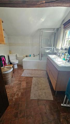 Houdan 12 mn / Magnifique longère 5 chambres / 2726 m2 de jardin