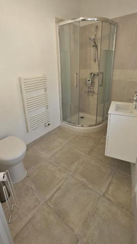 Houdan 12 mn / Magnifique longère 5 chambres / 2726 m2 de jardin