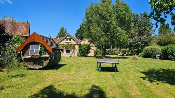 Houdan 12 mn / Magnifique longère 5 chambres / 2726 m2 de jardin