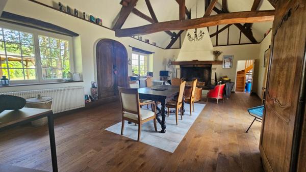 Houdan 12 mn / Magnifique longère 5 chambres / 2726 m2 de jardin