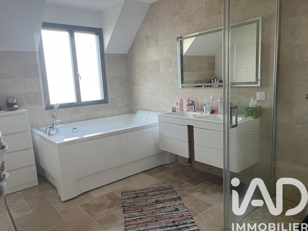 Maison à vendre 6 pièces 183 m² Montlouis-sur-Loire
