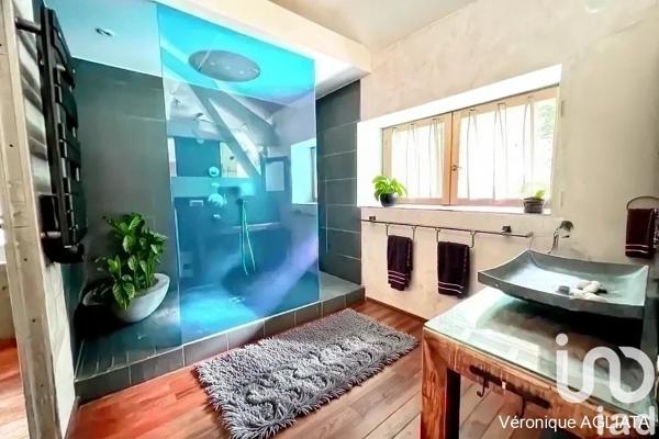 Maison à vendre 7 pièces 211 m² Saint-Martin-d'Hères