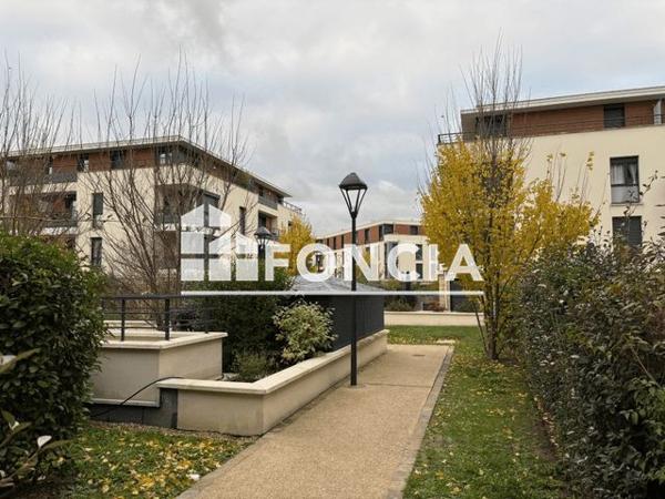 Location Studio 31.56 m² - 29 RUE DE LA GARE Plaisir 78370