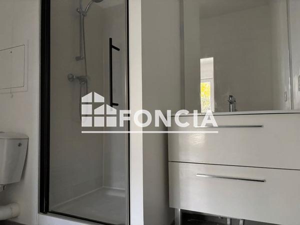 Location Studio 31.56 m² - 29 RUE DE LA GARE Plaisir 78370