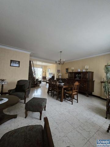 Maison
                                                                                                                                                                                                                                                                                                                        7 pièce(s)                                                                                                                                                                                                          3 chambre(s)                                                                                                                                                                                                          145  m²