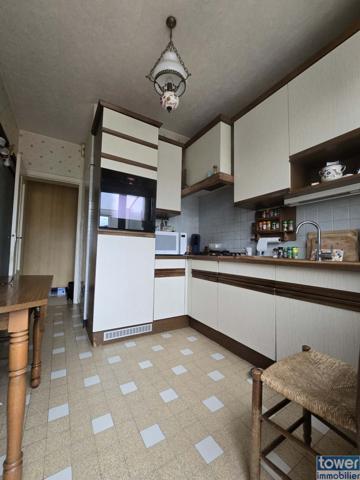 Maison
                                                                                                                                                                                                                                                                                                                        7 pièce(s)                                                                                                                                                                                                          3 chambre(s)                                                                                                                                                                                                          145  m²