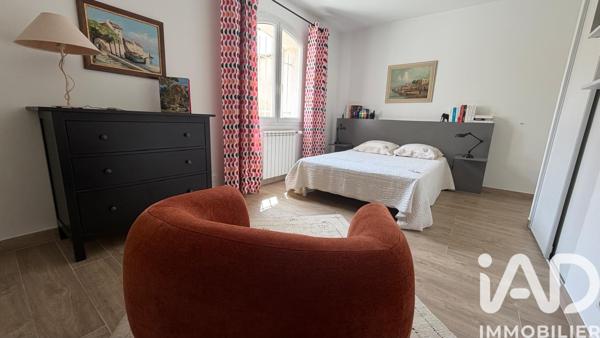 Maison à vendre 5 pièces 145 m² Saint-Saturnin-lès-Avignon