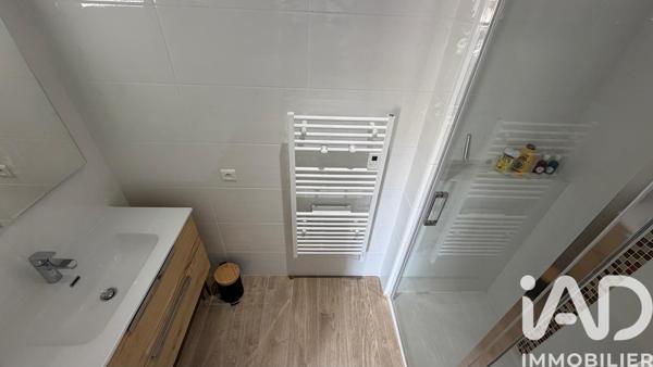 Maison à vendre 5 pièces 145 m² Saint-Saturnin-lès-Avignon