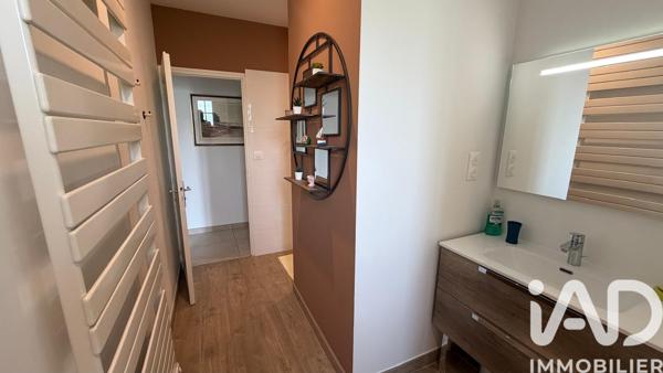Maison à vendre 5 pièces 145 m² Saint-Saturnin-lès-Avignon
