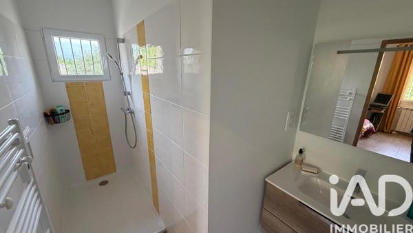 Maison à vendre 5 pièces 145 m² Saint-Saturnin-lès-Avignon