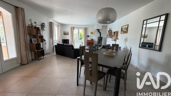 Maison à vendre 5 pièces 145 m² Saint-Saturnin-lès-Avignon