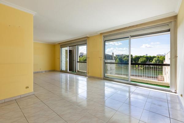 Appartement Courbevoie 4 pièce(s) 90.68 m2