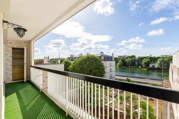 Appartement Courbevoie 4 pièce(s) 90.68 m2