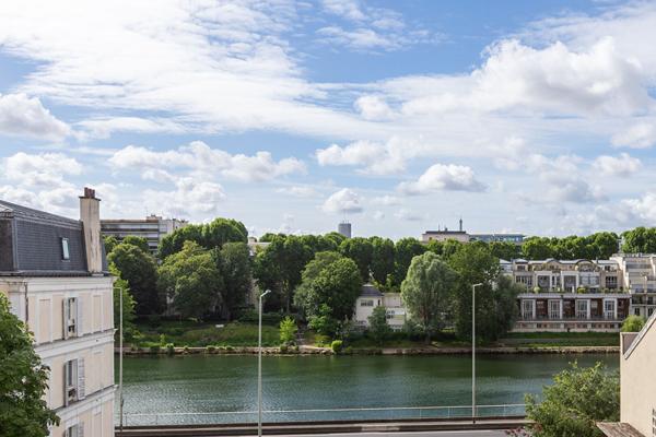 Appartement Courbevoie 4 pièce(s) 90.68 m2
