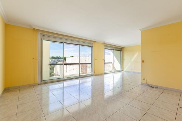 Appartement Courbevoie 4 pièce(s) 90.68 m2
