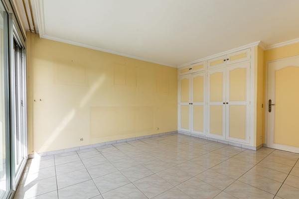 Appartement Courbevoie 4 pièce(s) 90.68 m2